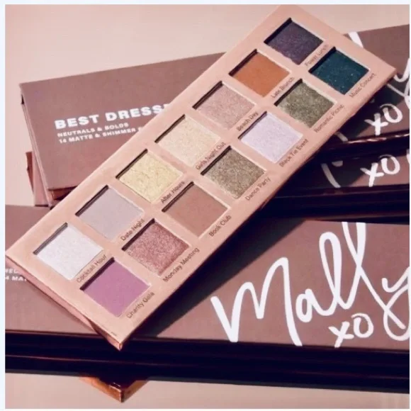 Eyeshadow Palette + free sample - Picture 3 of 10